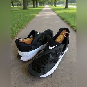 Nike Go FlyEase Womens 7 Black White Hands Free Slip On Shoes DR5540-002